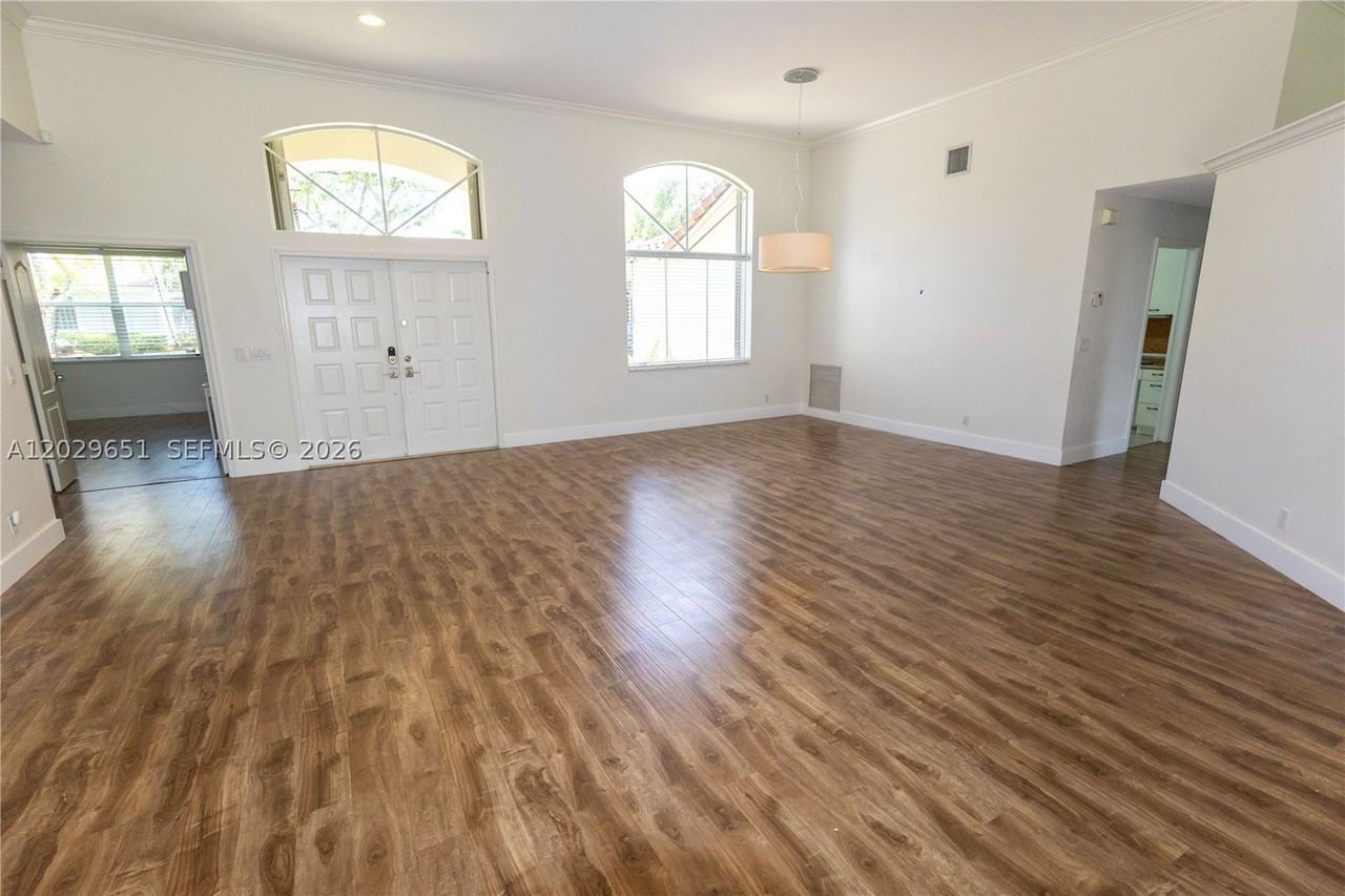 280 Landings Blvd #280 - Photo 7 of 50
