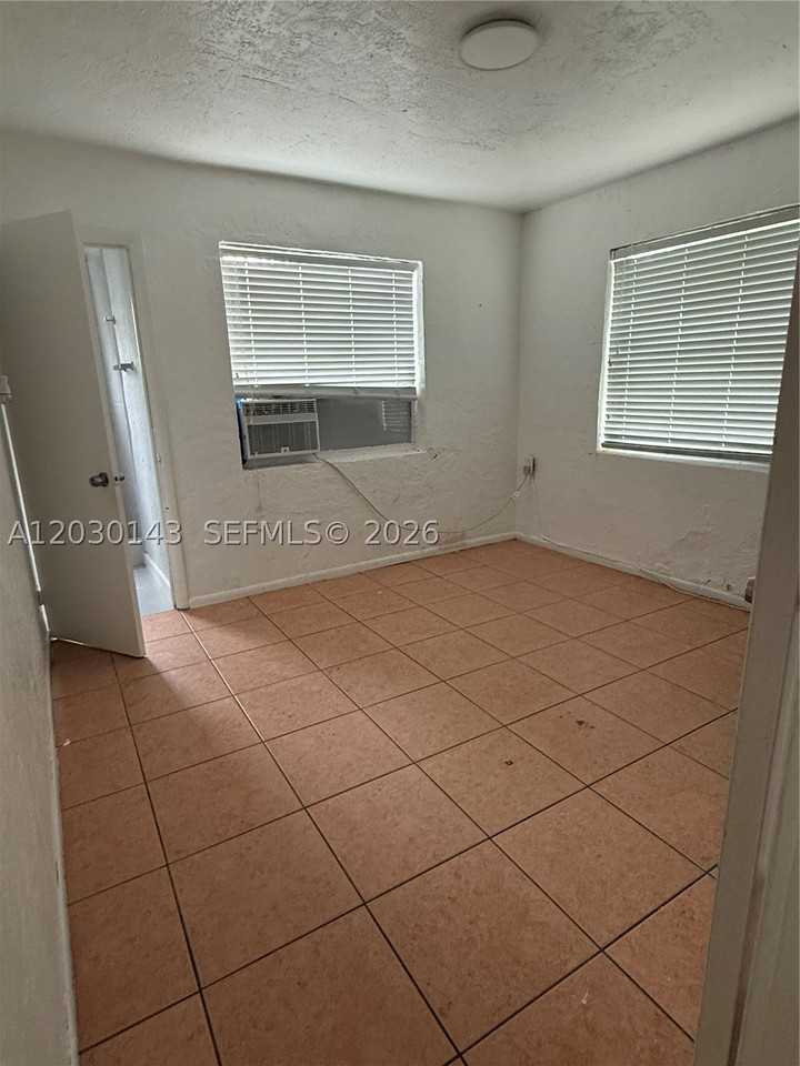 102 Nw 1st Ave #102 - Photo 5 of 9