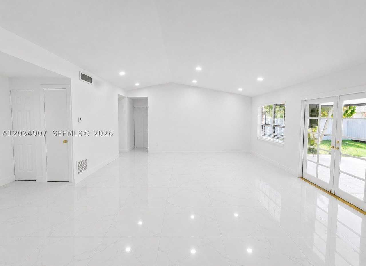 13220 Sw 86th Ln #13220 - Photo 4 of 24