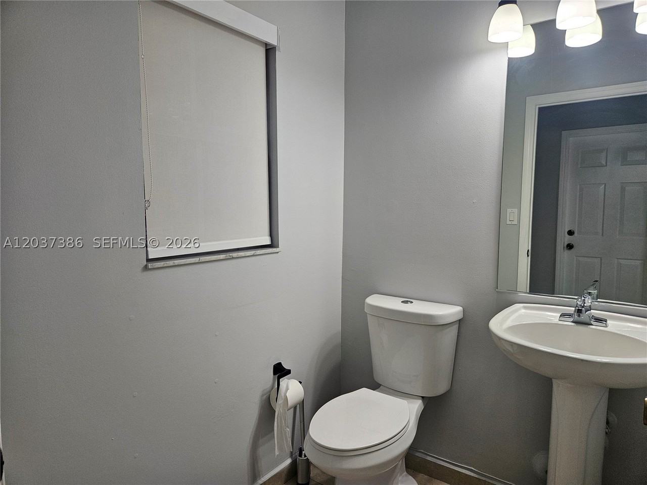 15270 Sw 30th Ter - Photo 4 of 17