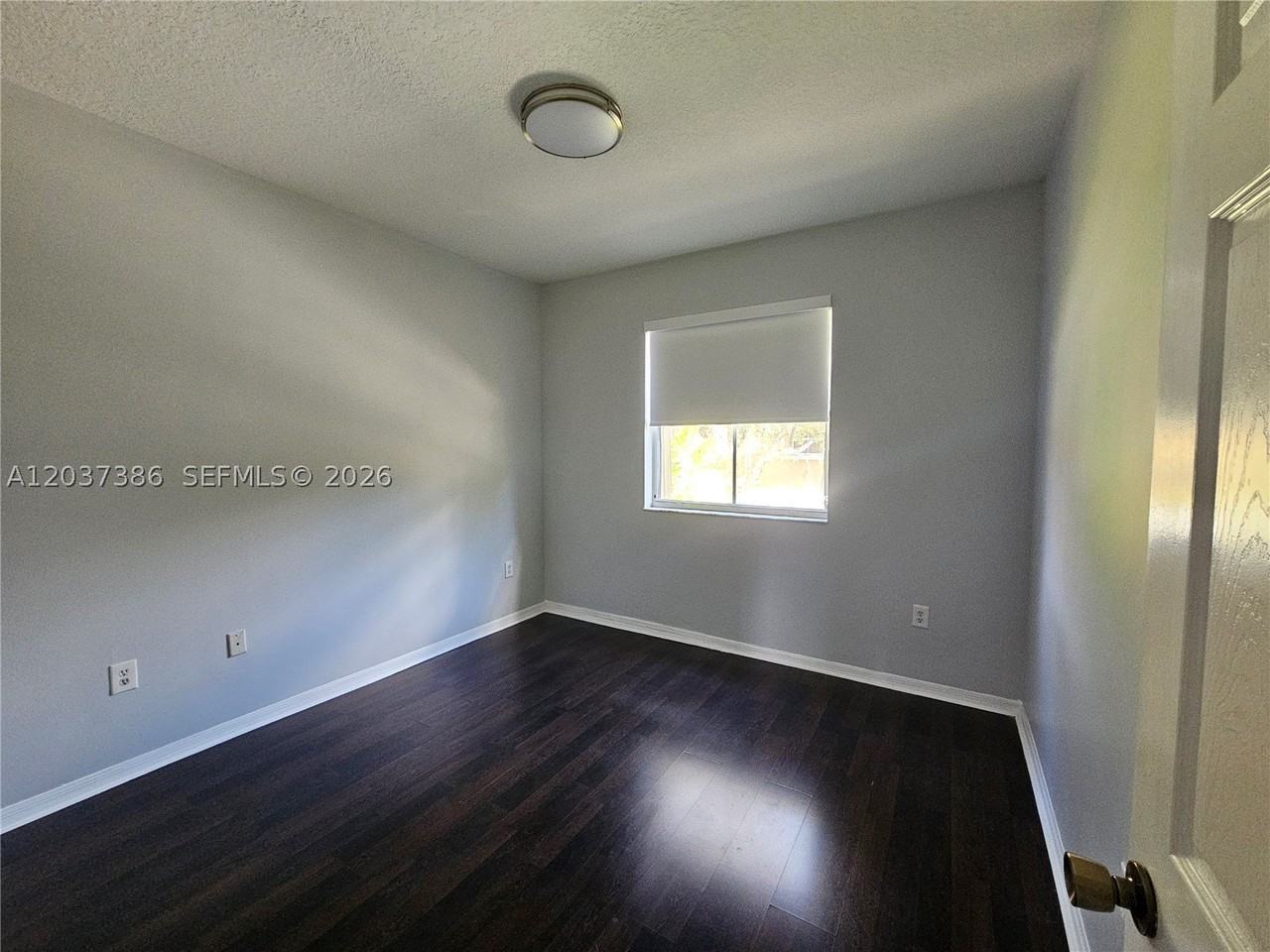 15270 Sw 30th Ter - Photo 7 of 17