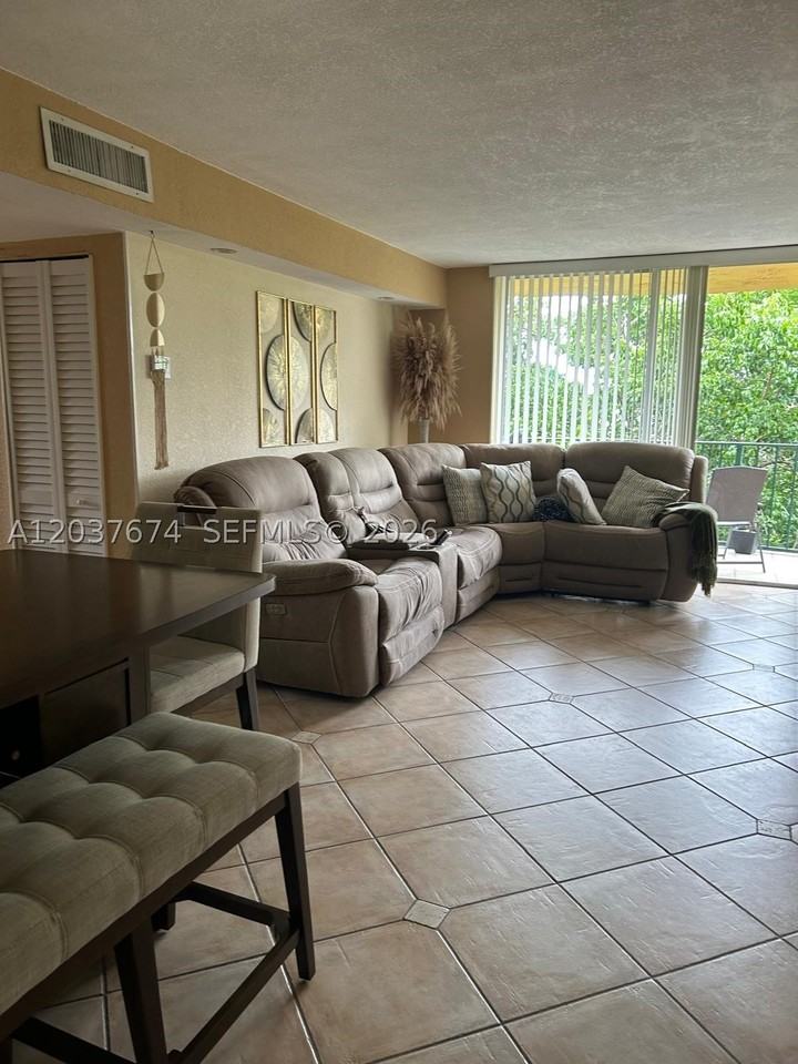 9320 Fontainebleau Blvd #515 - Photo 6 of 26