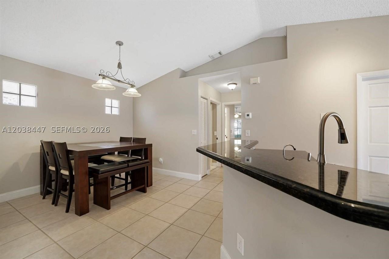 200 Nw 75th Ter - Photo 3 of 9