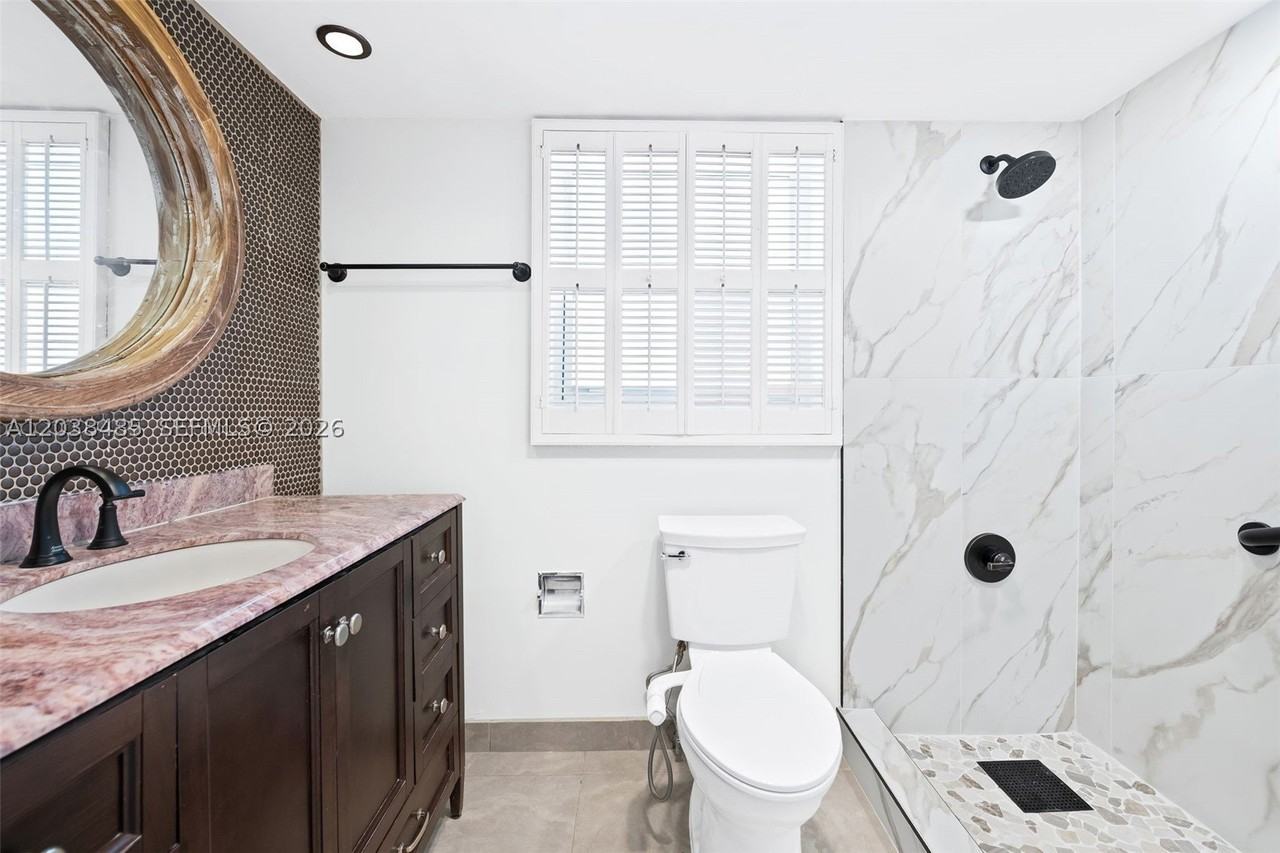 3050 N Palm Aire Dr #501 - Photo 3 of 29