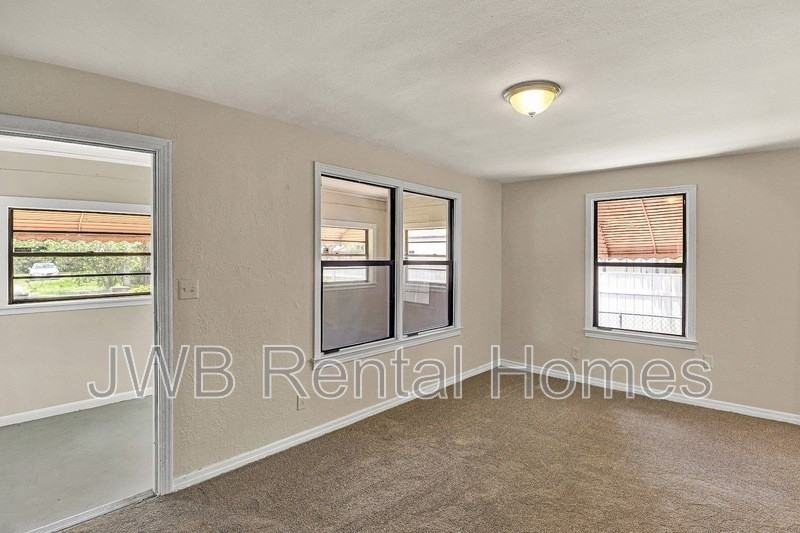3825 Division St - Photo 4 of 19
