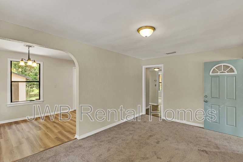3825 Division St - Photo 6 of 19