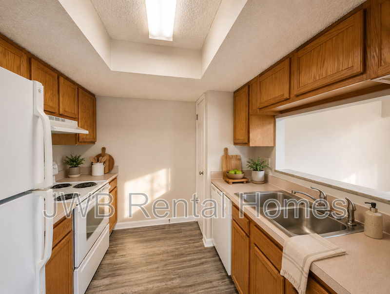 5671 Marathon Pkwy - Photo 3 of 12