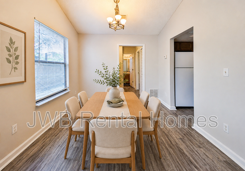 5671 Marathon Pkwy - Photo 5 of 12