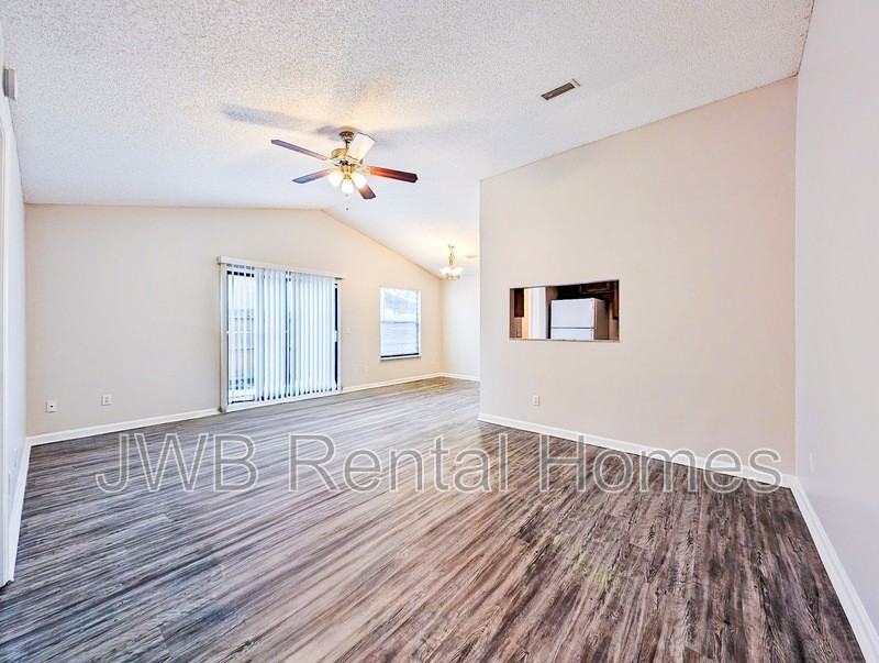 5671 Marathon Pkwy - Photo 6 of 12