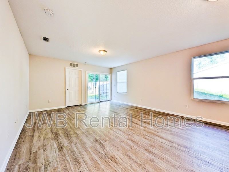 7028 Wilson Blvd - Photo 6 of 12