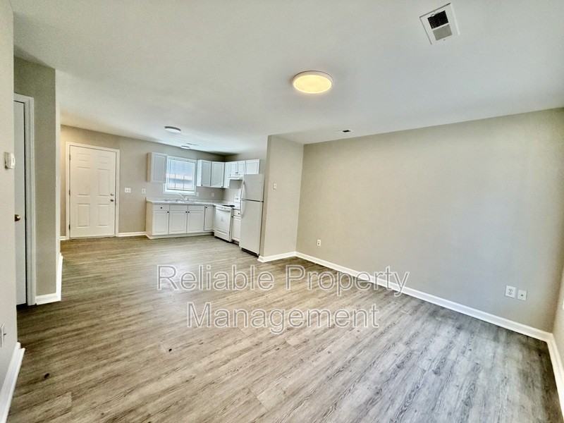 602 Winston Cir - Photo 3 of 11