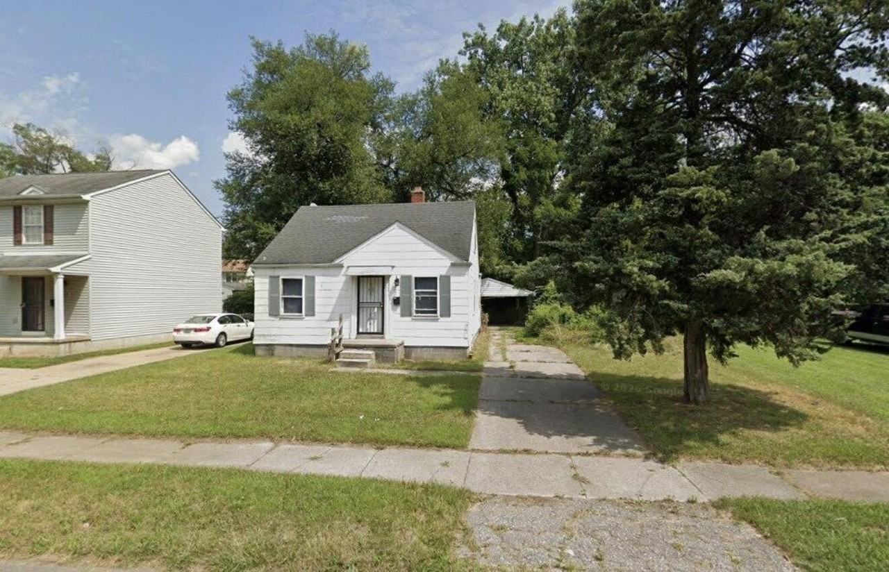 19450 Heyden St - Photo 2 of 11