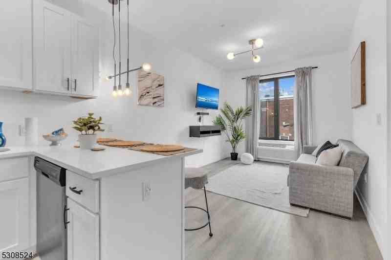 925 E Jersey St #622 - Photo 6 of 10