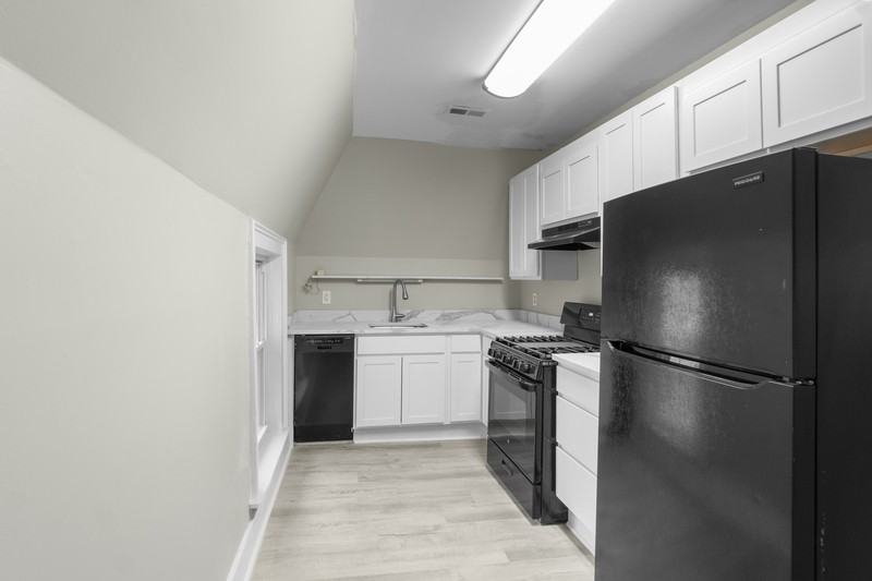 1111 E Genesee St - Photo 2 of 8