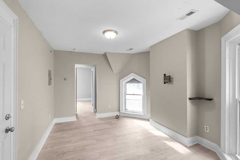 1111 E Genesee St - Photo 5 of 8