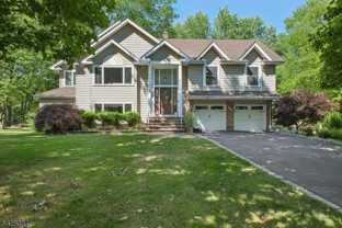 195 Chaucer Dr - Photo 1 of 1
