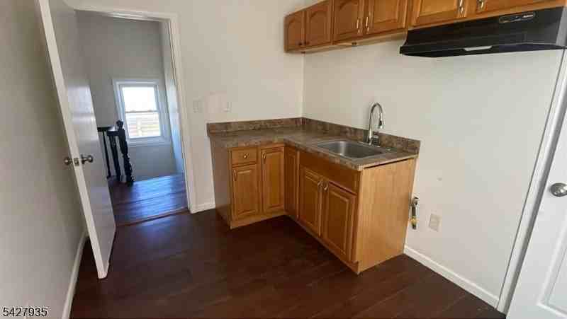 120 S 7th St #3 - Photo 3 of 5