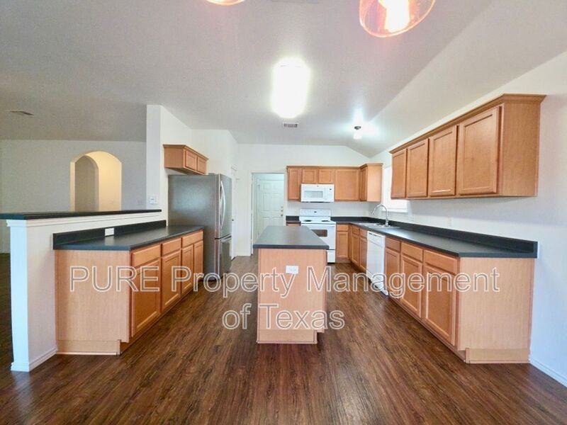 3007 Zachary Ln - Photo 5 of 26