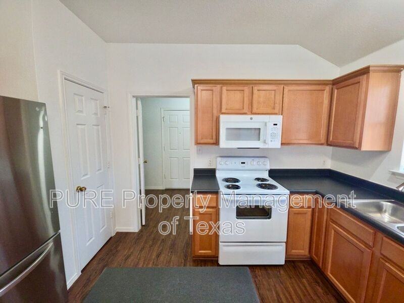 3007 Zachary Ln - Photo 7 of 26