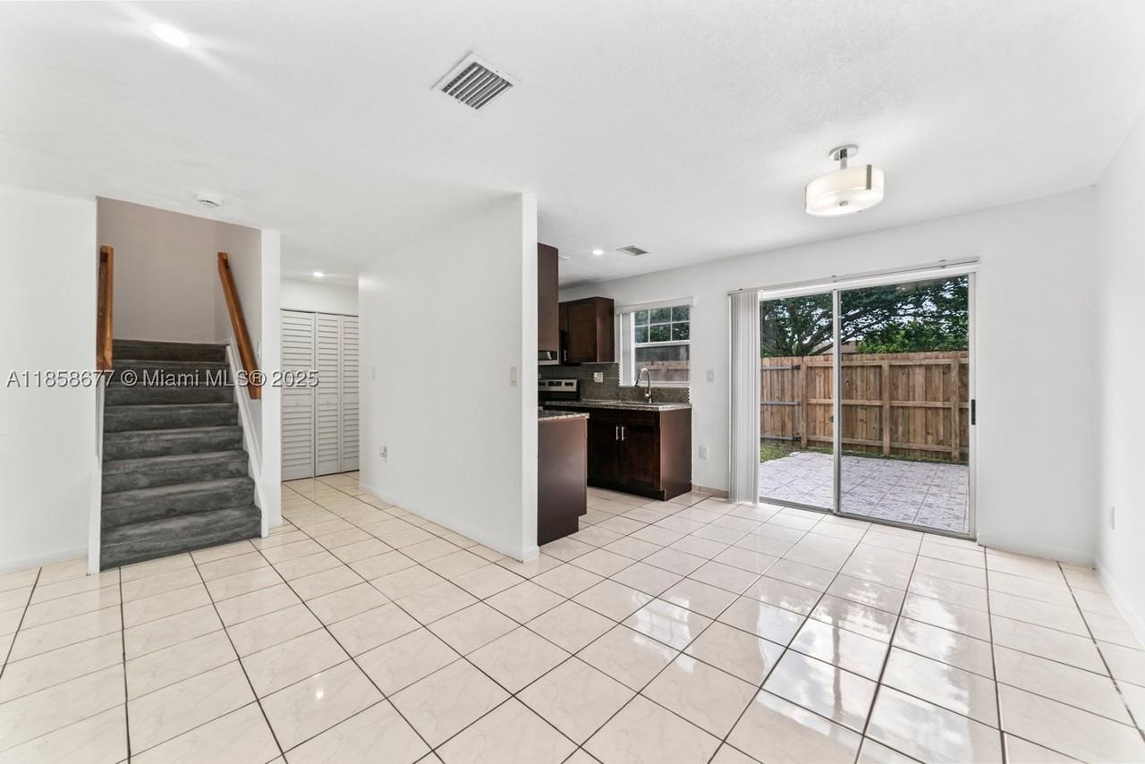 3358 Nw 198th Ter - Photo 5 of 26