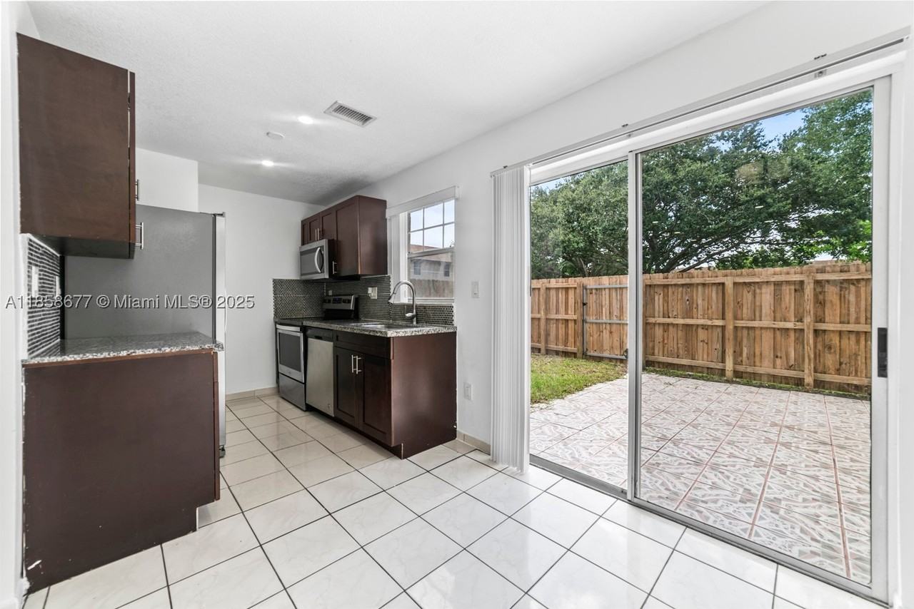 3358 Nw 198th Ter - Photo 7 of 26