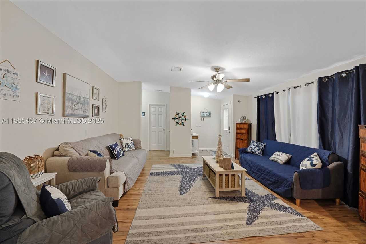 945 Plantation Rd #945 - Photo 5 of 50