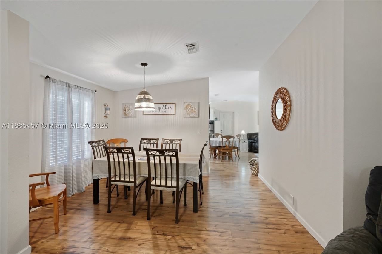 945 Plantation Rd #945 - Photo 6 of 50