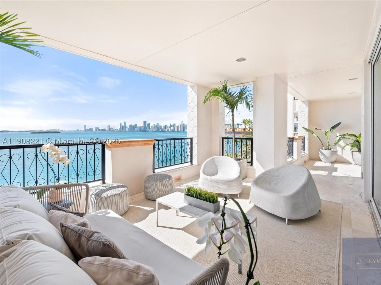 5142 Fisher Island Dr #5142 - Photo 2 of 44