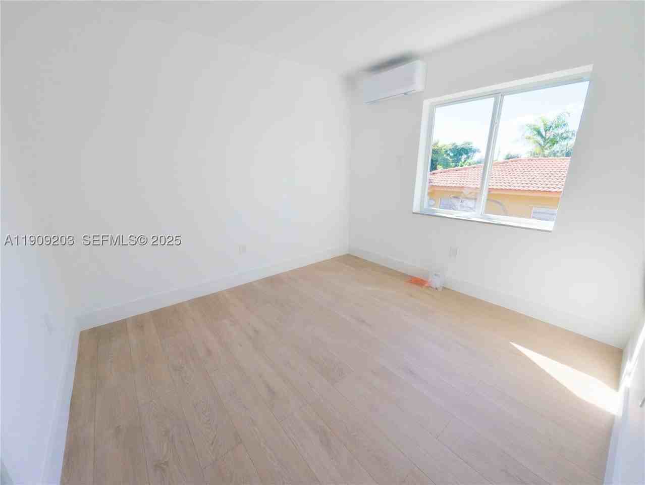 2000 Nw 29th St #10 - Photo 5 of 7