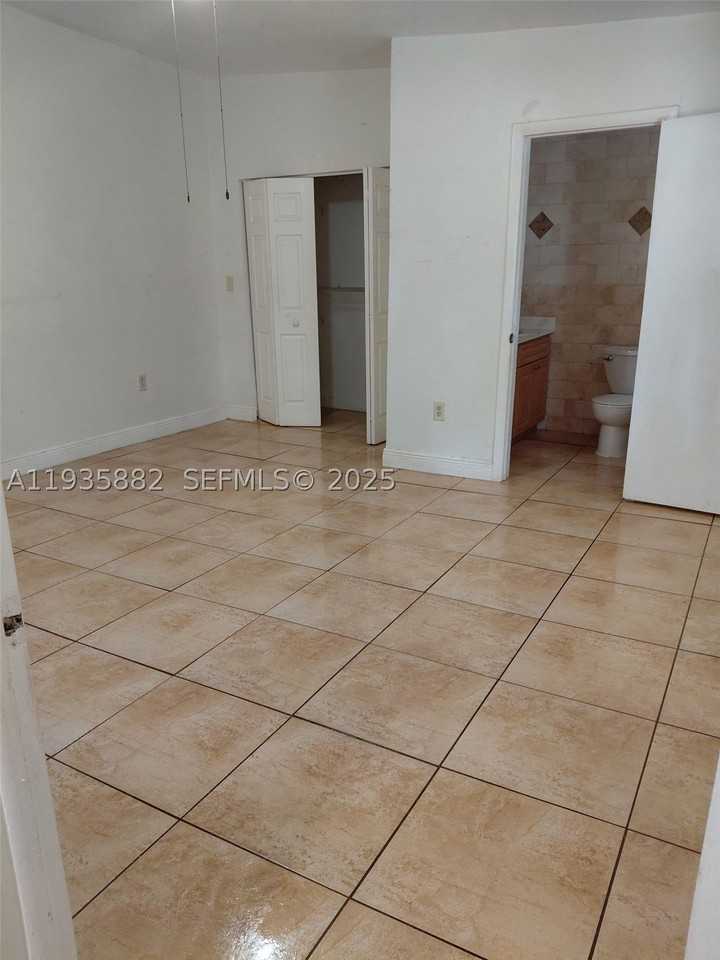 3503 Sw 24th St #3503 - Photo 2 of 6