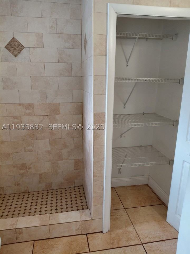 3503 Sw 24th St #3503 - Photo 5 of 6