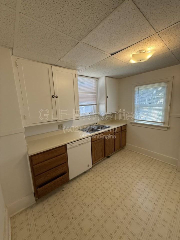 1505 1st Ave - Photo 3 of 9