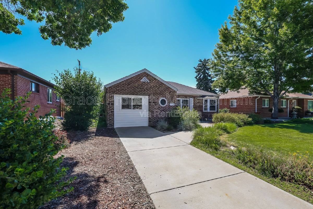 2856 Elm St - Photo 3 of 10