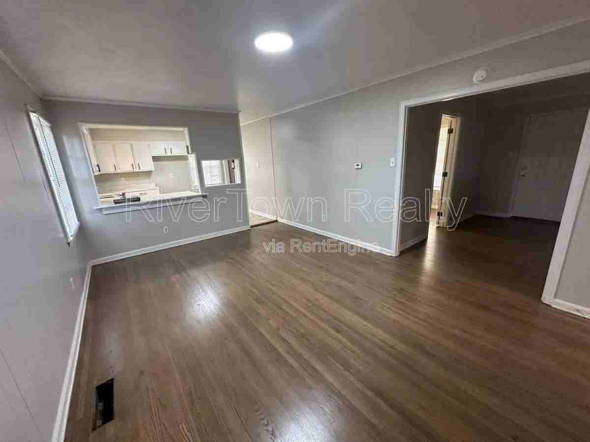 3265 Hanna Dr - Photo 3 of 10