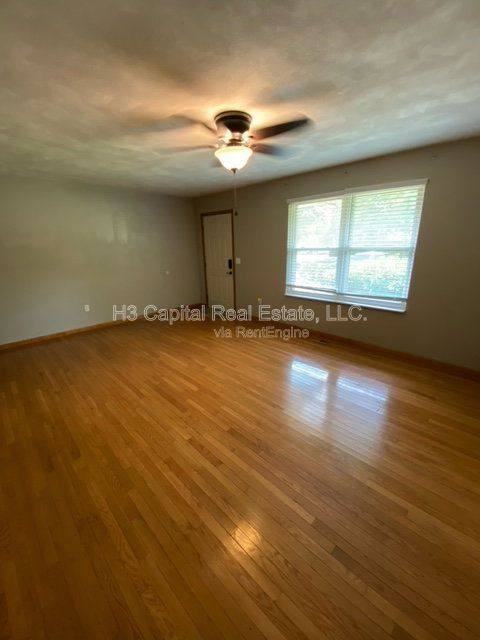2 Innsbruck Ln - Photo 3 of 10
