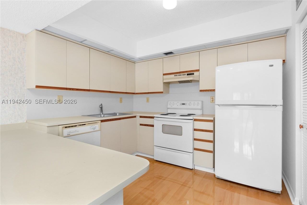 8810 Sw 132nd Pl #403DN - Photo 5 of 21