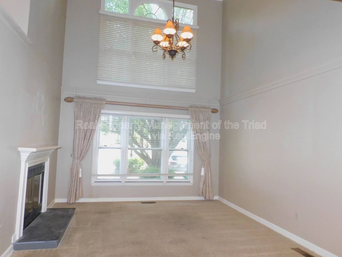 22 Milpond Ln - Photo 2 of 10