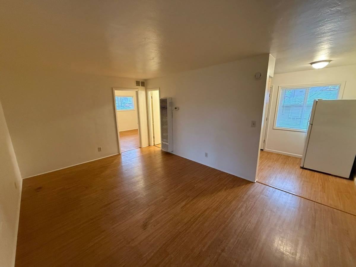 1137 Saginaw St S - Photo 3 of 10