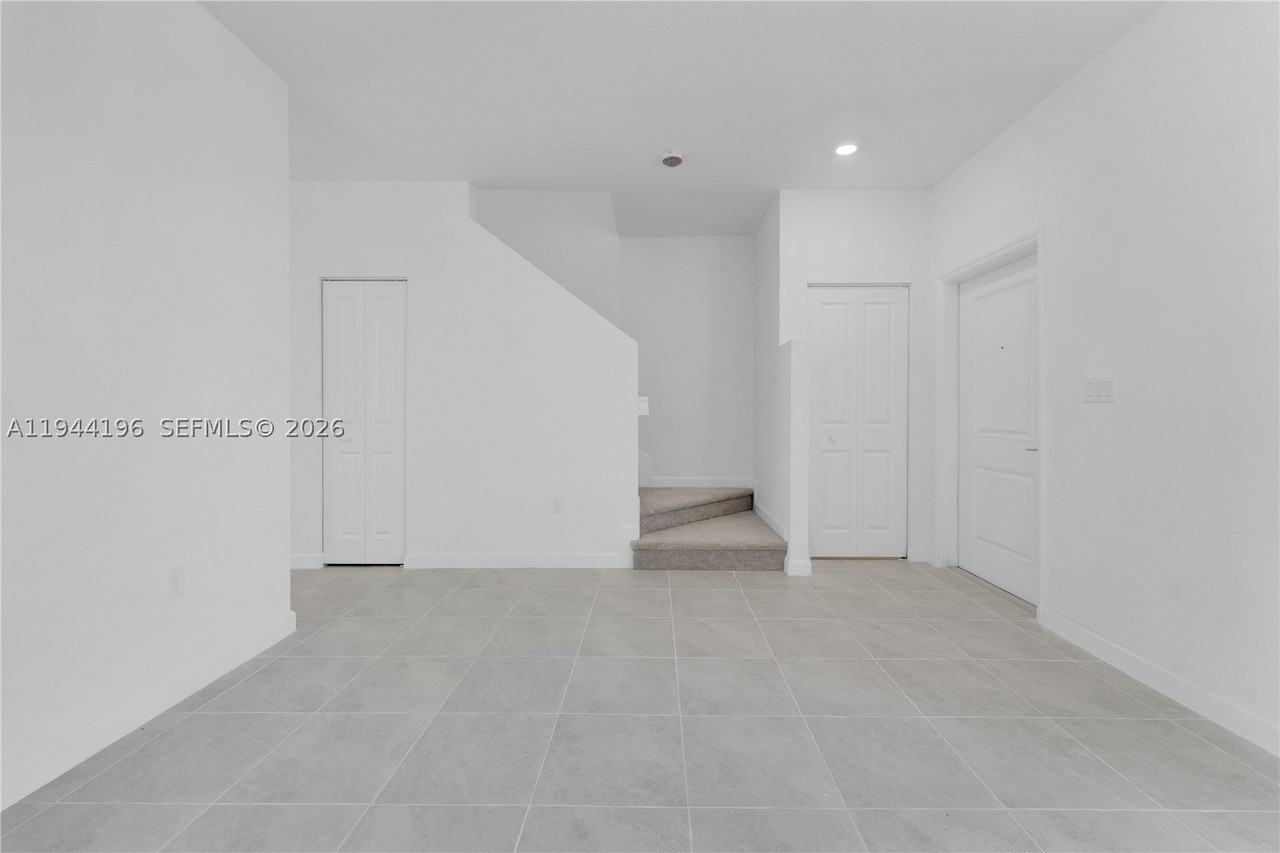 12168 Sw 268th Ln - Photo 5 of 27