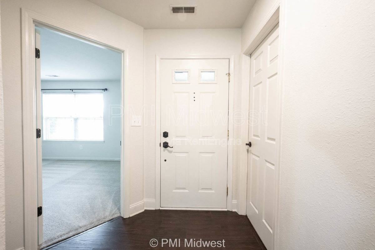 4266 Useppa Ct - Photo 3 of 10