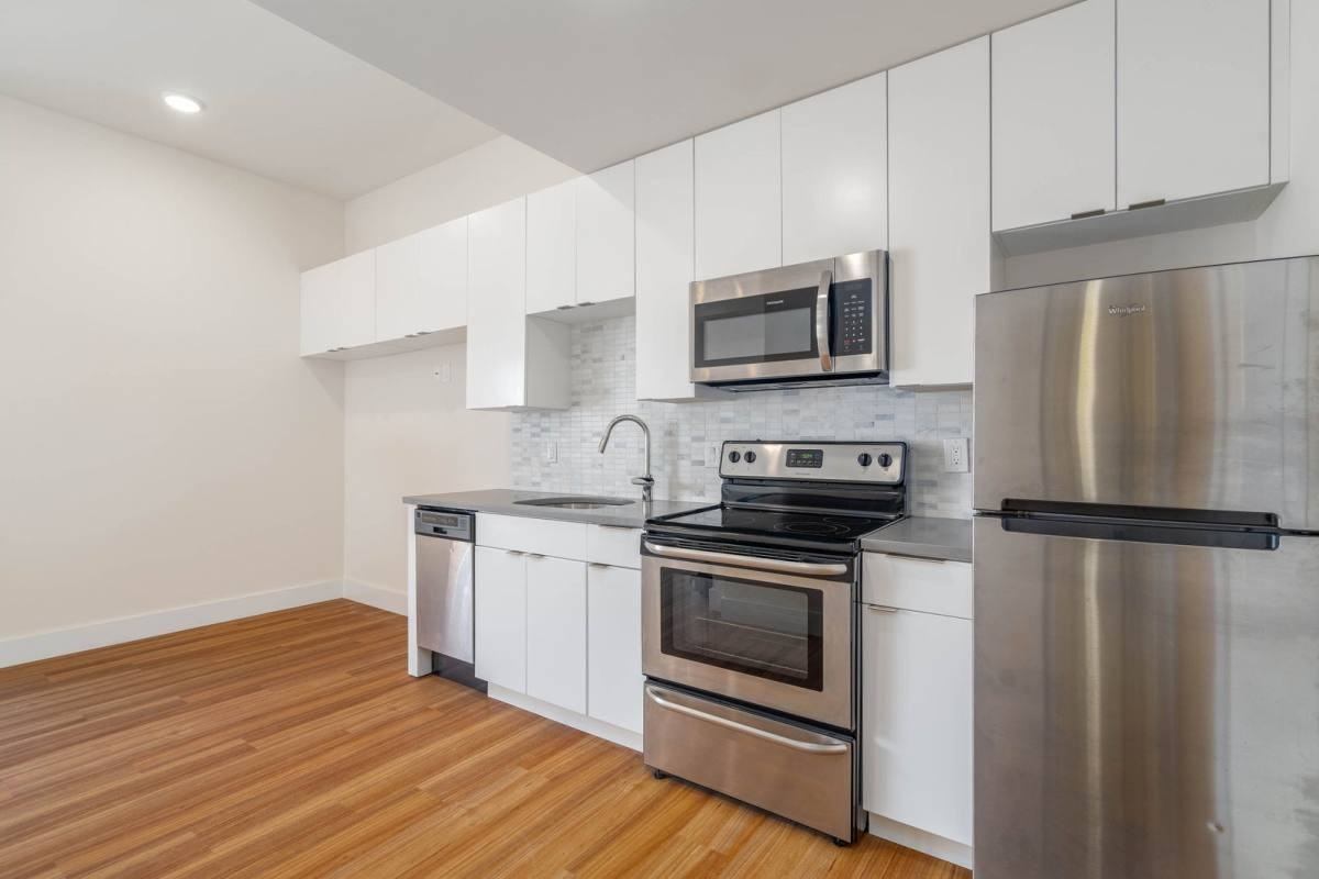 300 Market St #402 - Photo 2 of 10