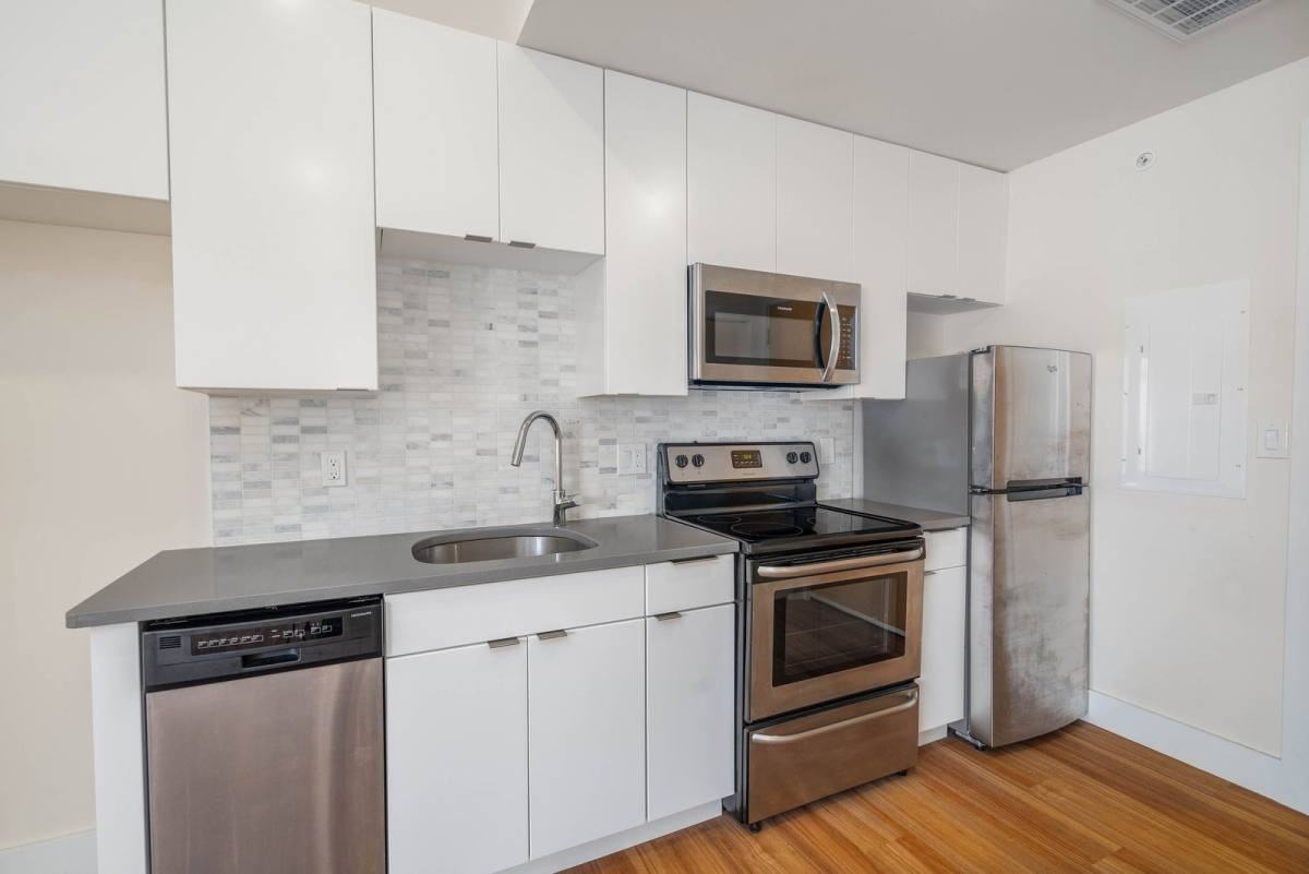 300 Market St #402 - Photo 3 of 10