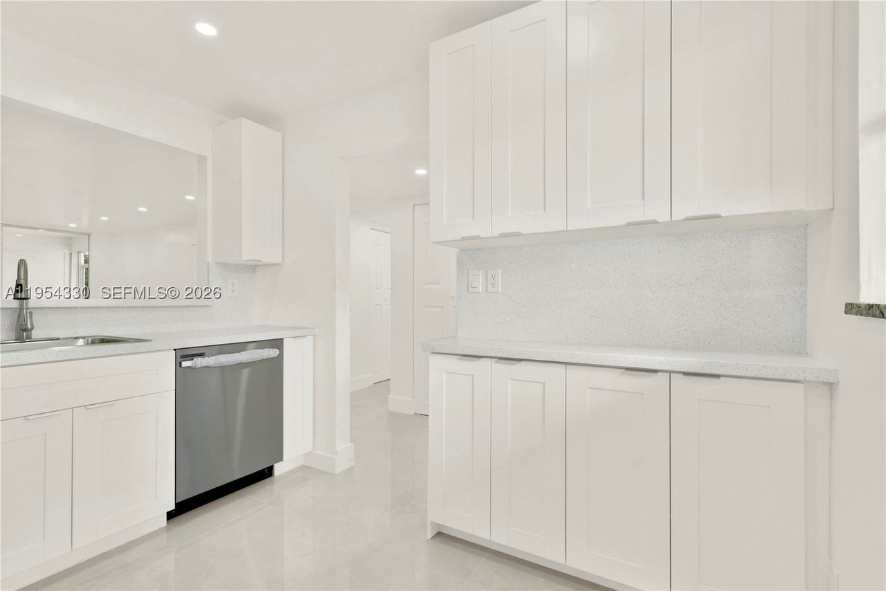 8320 Sands Point Blvd #M107 - Photo 6 of 31