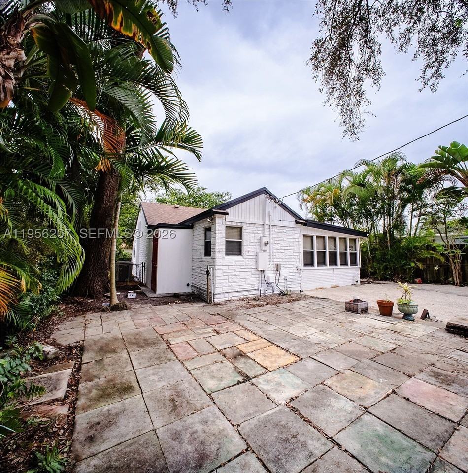 1500 Nw 3rd Ave - Photo 2 of 24
