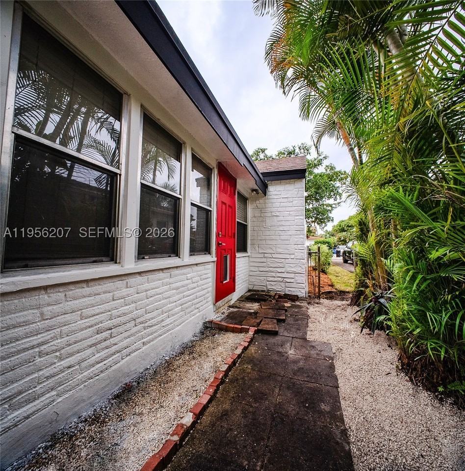 1500 Nw 3rd Ave - Photo 3 of 24