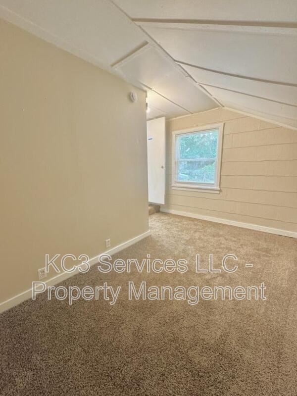 2215 East St - Photo 7 of 21