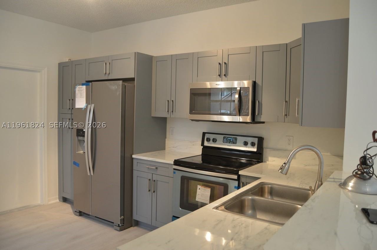 3844 San Simeon Cir #3844 - Photo 2 of 23