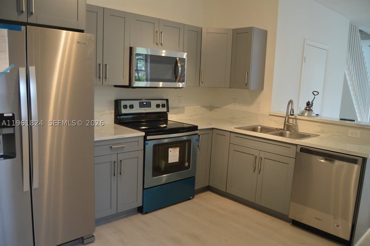 3844 San Simeon Cir #3844 - Photo 4 of 23