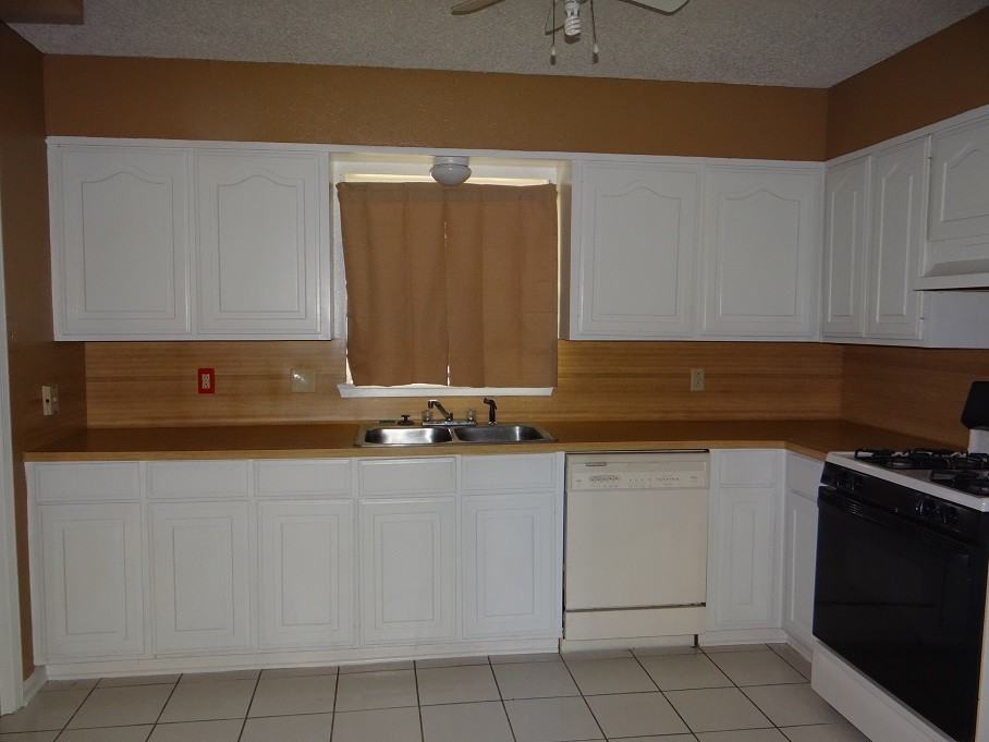 6812 25th St - Photo 3 of 15