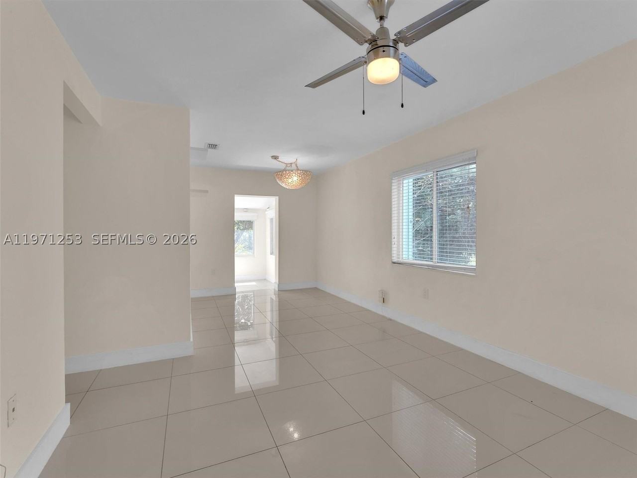 6510 Sw 63rd Ct - Photo 4 of 26